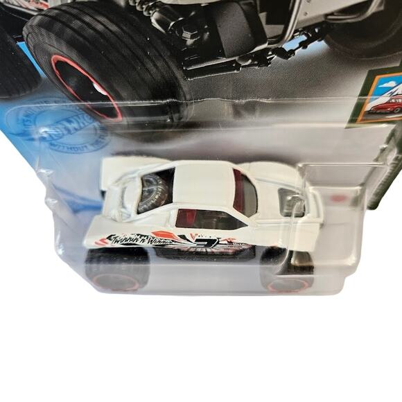 Hot Wheels Twinnin' N Winnin 2020 #116/250 HW Getaways White 4X4 Red Rims - Picture 4 of 7